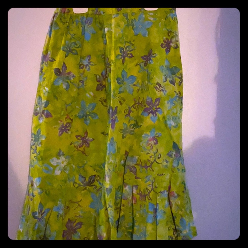 linen skirt, medium,lime color purple flowers